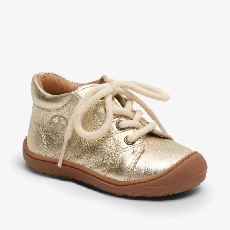 bisgaard hale l gold walking shoe