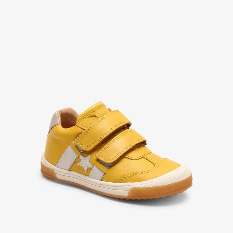 bisgaard johan yellow baby shoes